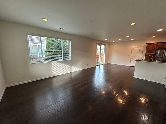 2nd image of 3344 Hydra St NE