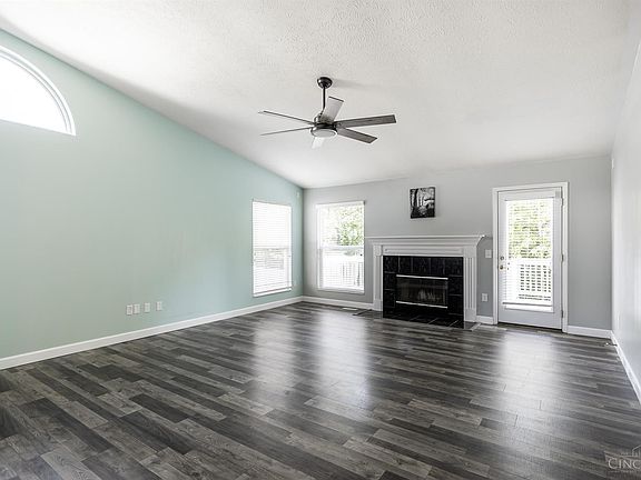 4th image of 9778 Flagstone Way