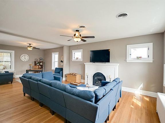 5th image of 9411 Sterling Pl