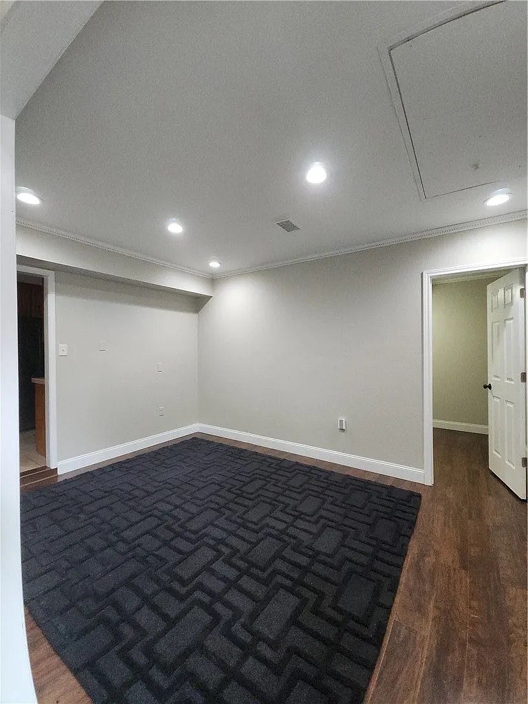 4 bed, 2.0 bath, 1999 sqft, $2,100 — Photo 3