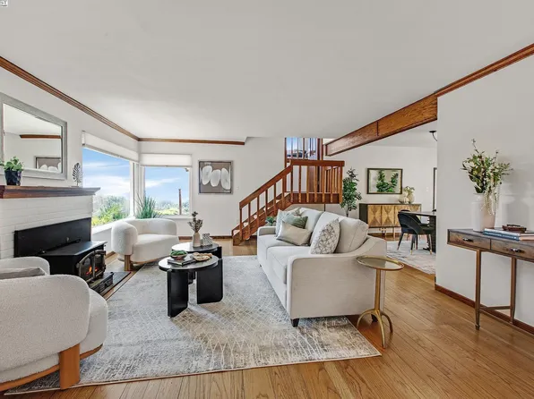 11425 Lochard St, Oakland, CA 94605