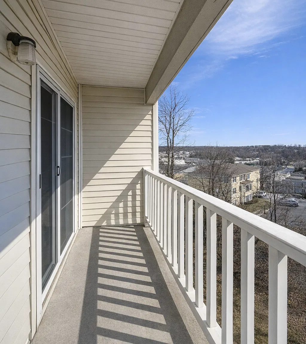 2 bed, 1300 sqft, $2,150 — Photo 4