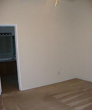 4th image of 1035 Carlsbad Dr