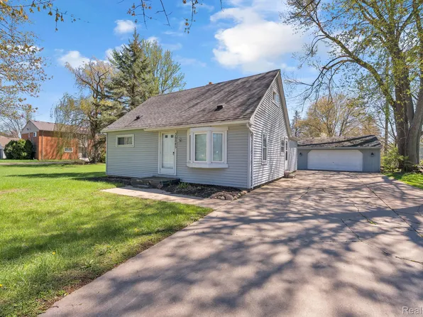 36845 Sibley Rd, New Boston, MI 48164