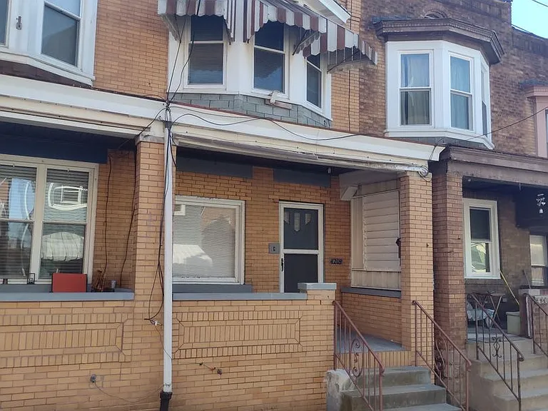 4208 Calvin St — Photo 3