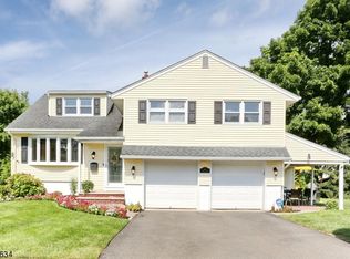 521 Amsterdam Ave, Ridgewood, NJ 07450