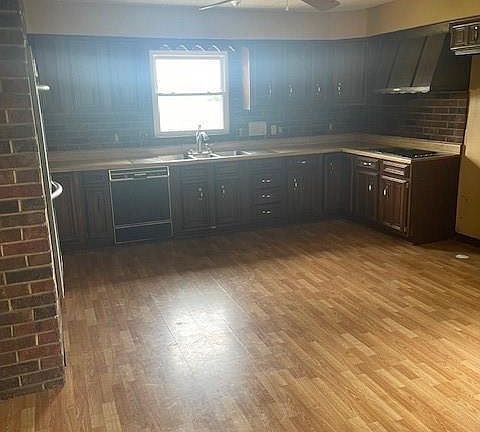 5th image of 768 S 250th St