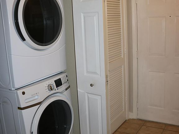 Washer & dryer are included