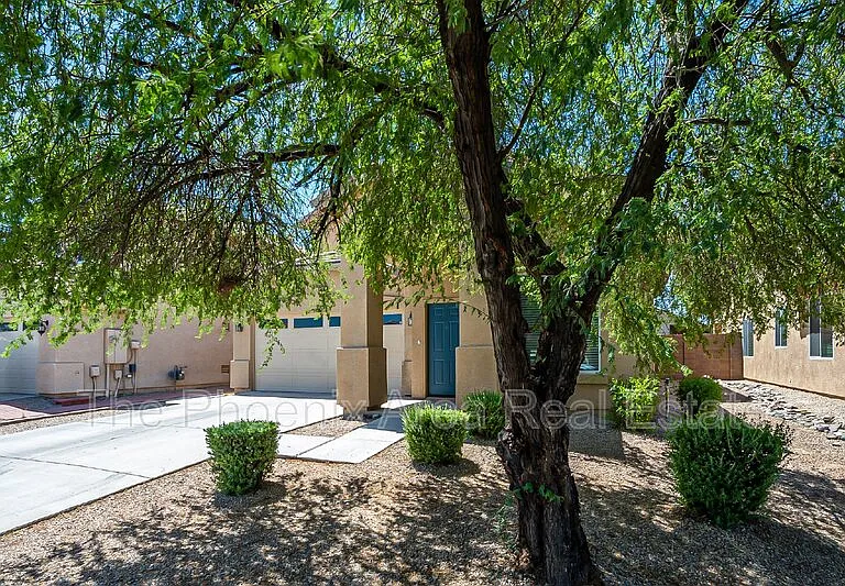 44299 W Oster Dr — Photo 3