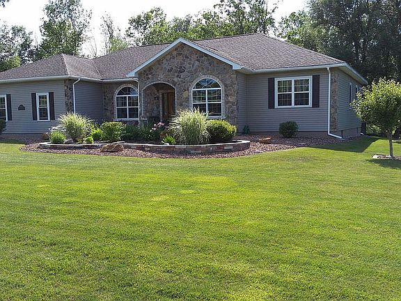 8611 Van Hoesen Road, Clay 