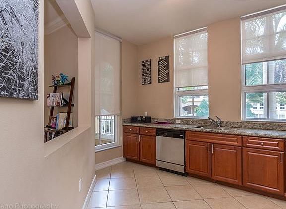 3rd image of 3001 NE 185th St APT 212