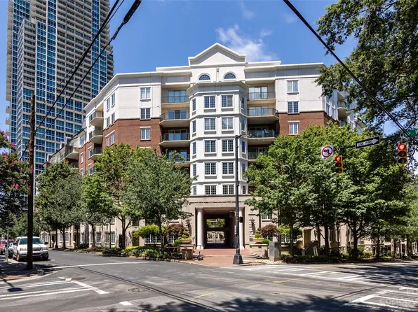 300 W 5th St APT 553, Charlotte, NC 28202