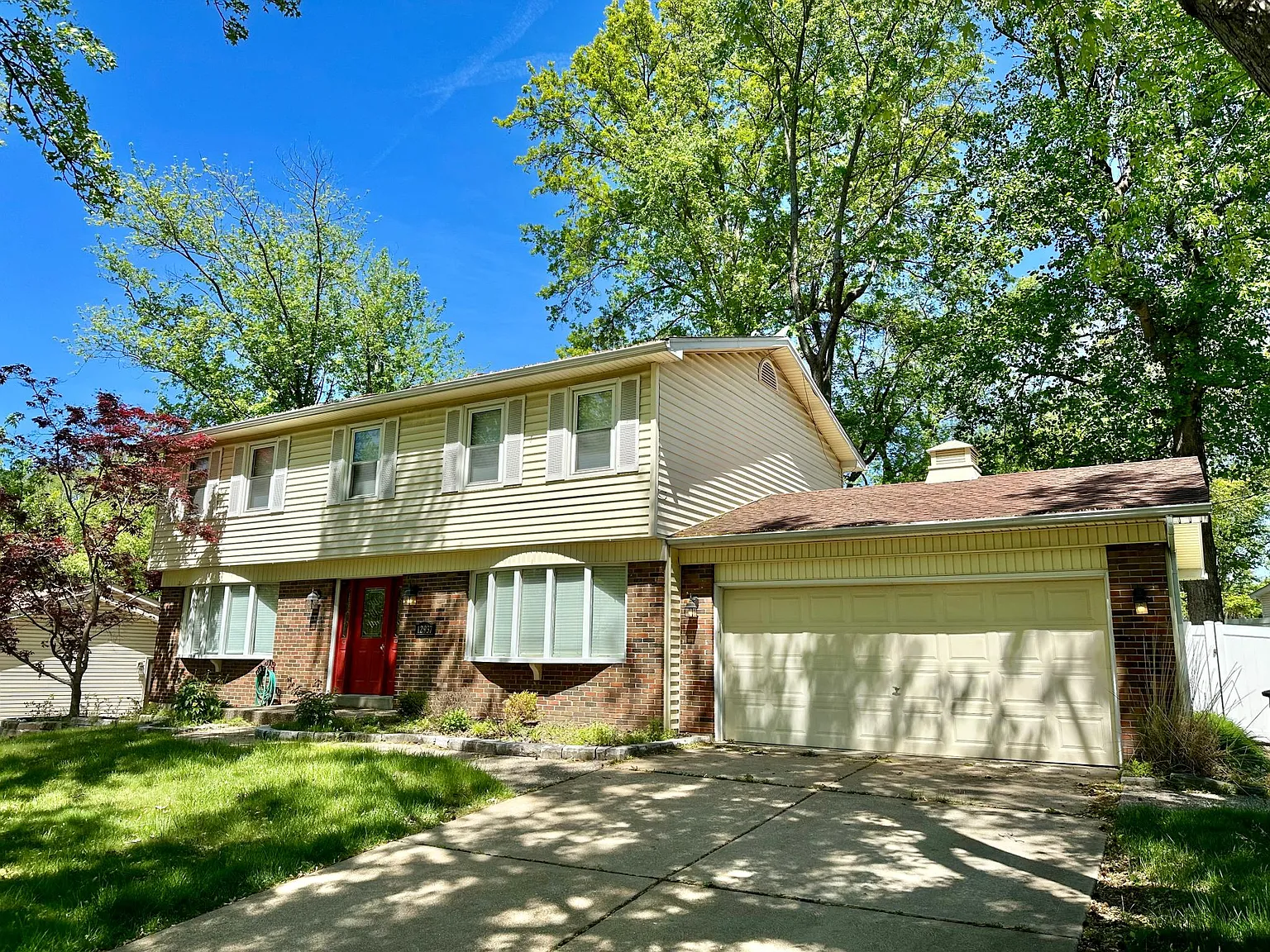 4 bed, 2600 sqft, $2,950 — Photo 1
