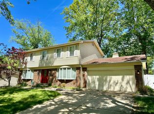 12937 Weatherfield Dr, Saint Louis, MO 63146