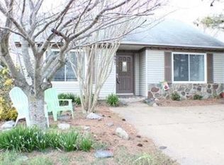 1897 Gershwin Dr, Virginia Beach, VA 23454