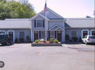 24 W State St, Granby, MA 01033