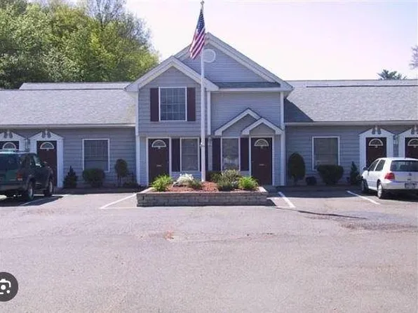 24 W State St, Granby, MA 01033