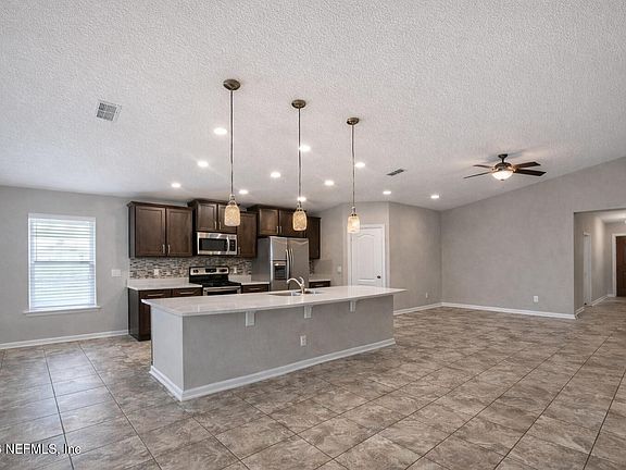 3rd image of 5937 ROUND TABLE RD Road