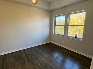 416 Lincoln Rd #8, Windsor, ON N8Y 2G5