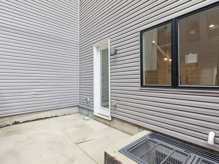 2219 N Hope St — Photo 33