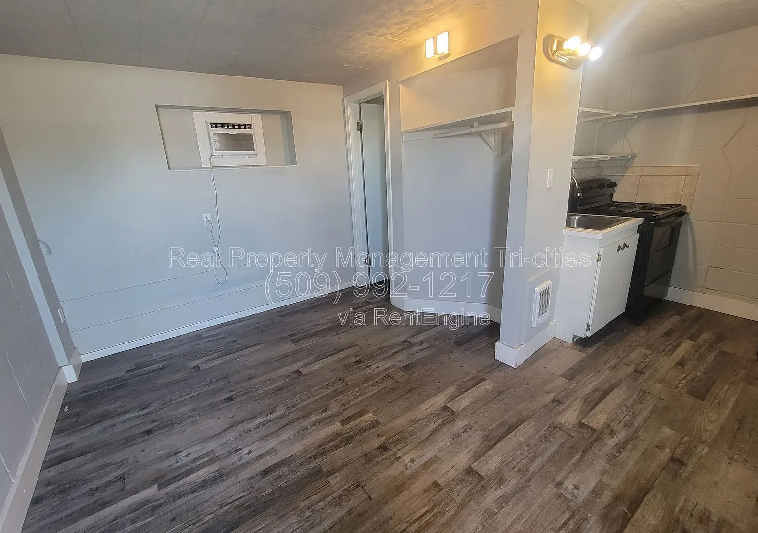 Studio, 1.0 bath, 350 sqft, $795 — Photo 2