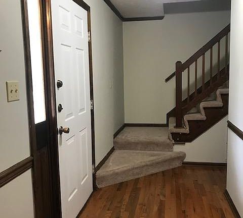 3rd image of 101 Carlton Dr
