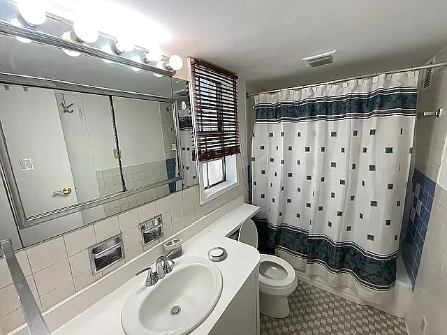 321 East 48th Street — Photo 4