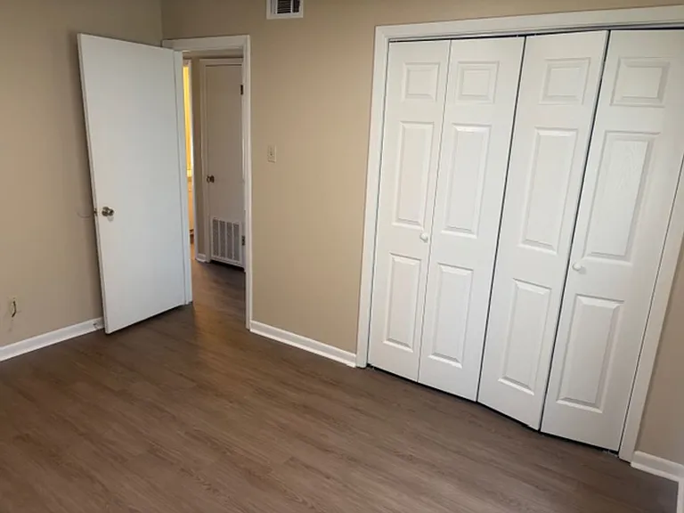 1 Pinewood Ct — Photo 13