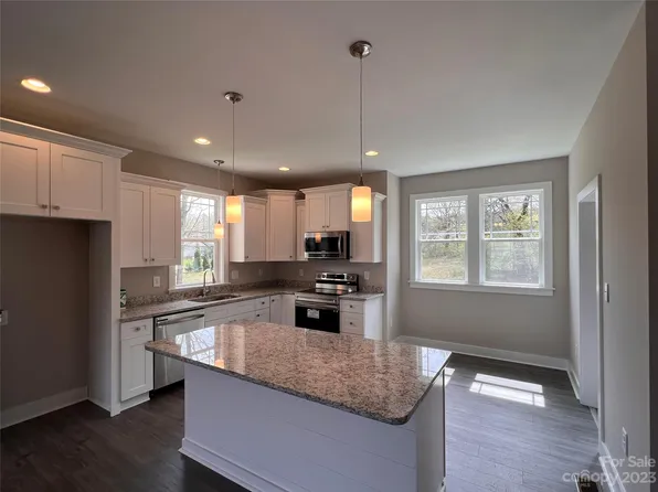 214 3rd Ave SE, Catawba, NC 28609