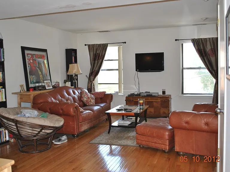 322 Bainbridge St #G — Photo 2