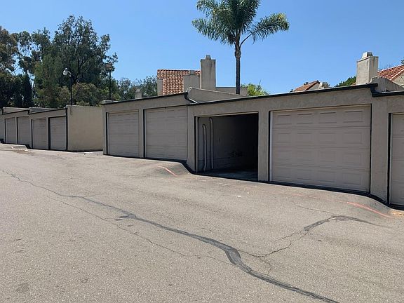 4th image of 359 N Melrose Dr Unit C