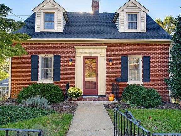 3rd image of 117 Williams St