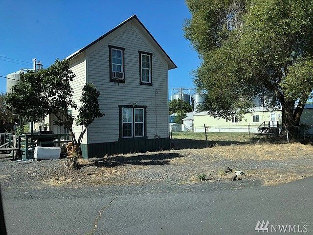 1st image of 217 N 6th St