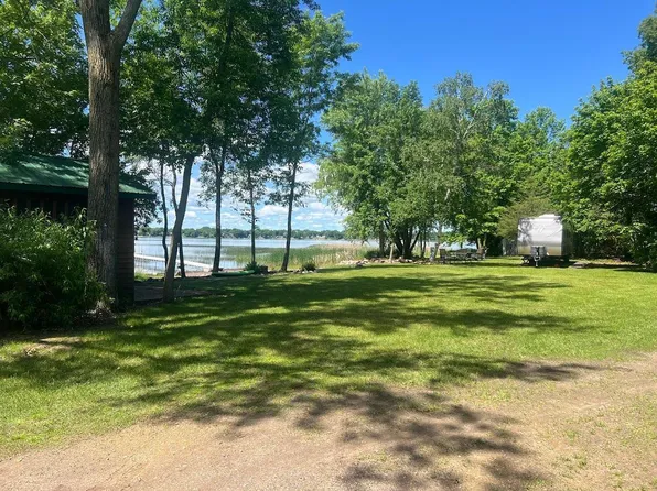 11809 285th St, Lindstrom, MN 55045