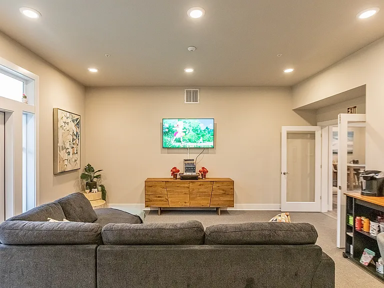 Alderbrook Apartments — Photo 12