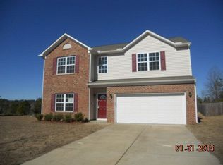 201 Palace Green Ln, Sanford, NC 27330