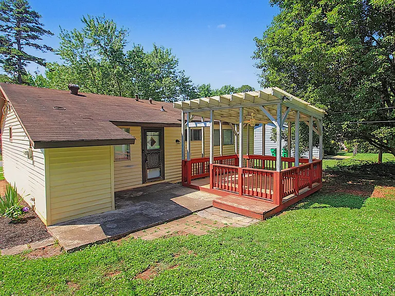 2620 Thornton Rd — Photo 19