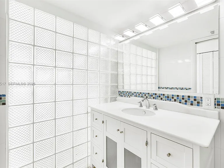 1420 Brickell Bay Dr #1401A — Photo 31