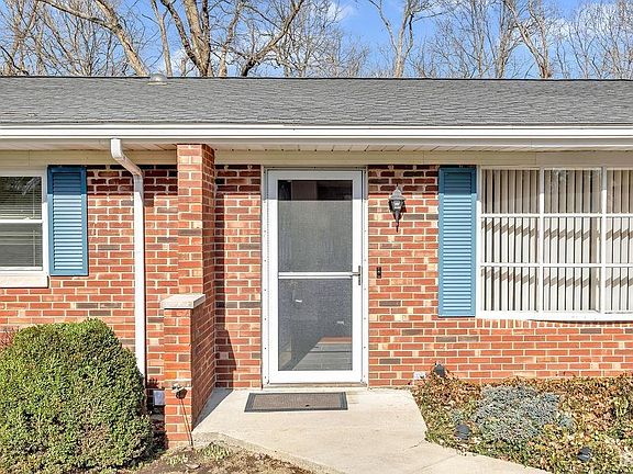 4th image of 3665 E Robin Rd