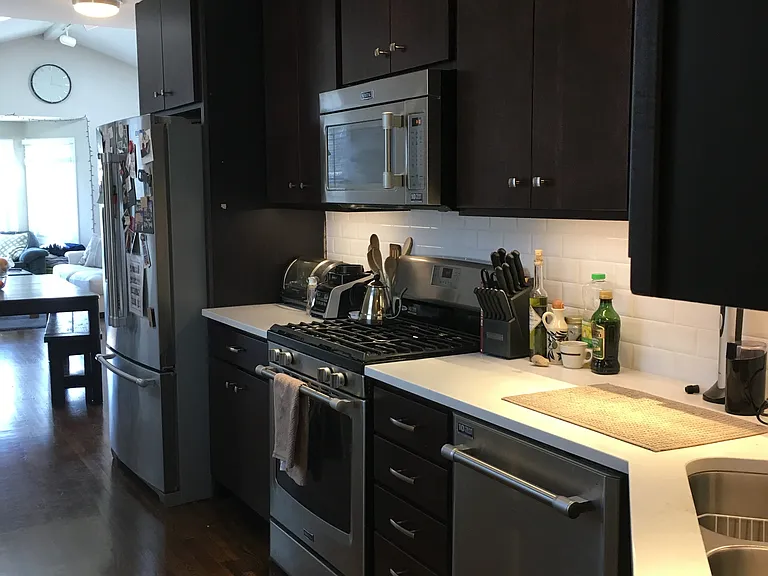 1212 W Henderson St #3 — Photo 7