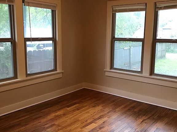 2nd image of 1213 N Jackson Ave