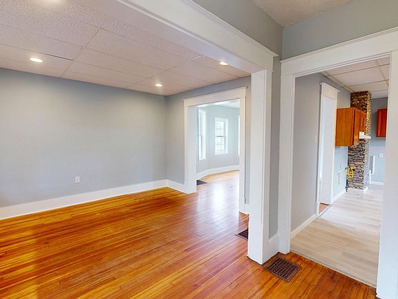4th image of 2216 4th St
