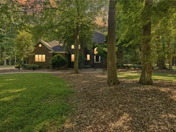 709 Forest Mills Rd, Chesapeake, VA 23322