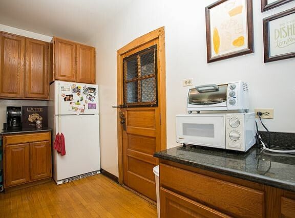 3rd image of 3635 N Wolcott Ave #2
