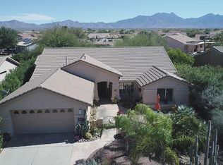 1018 N Cowboy Canyon Dr, Green Valley, AZ 85614