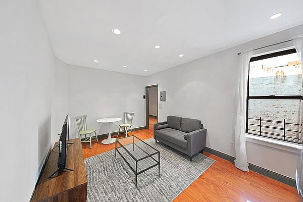 1st image of 23 E 109th St APT 5c