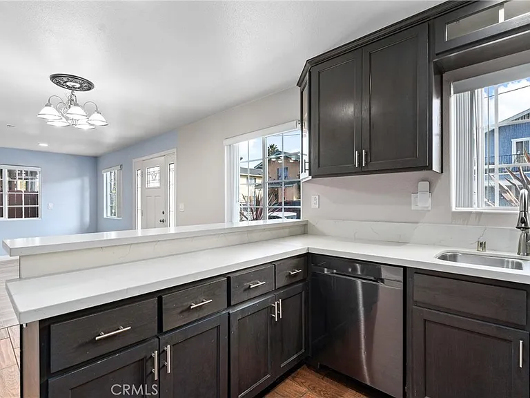 435 Cerritos Ave — Photo 14