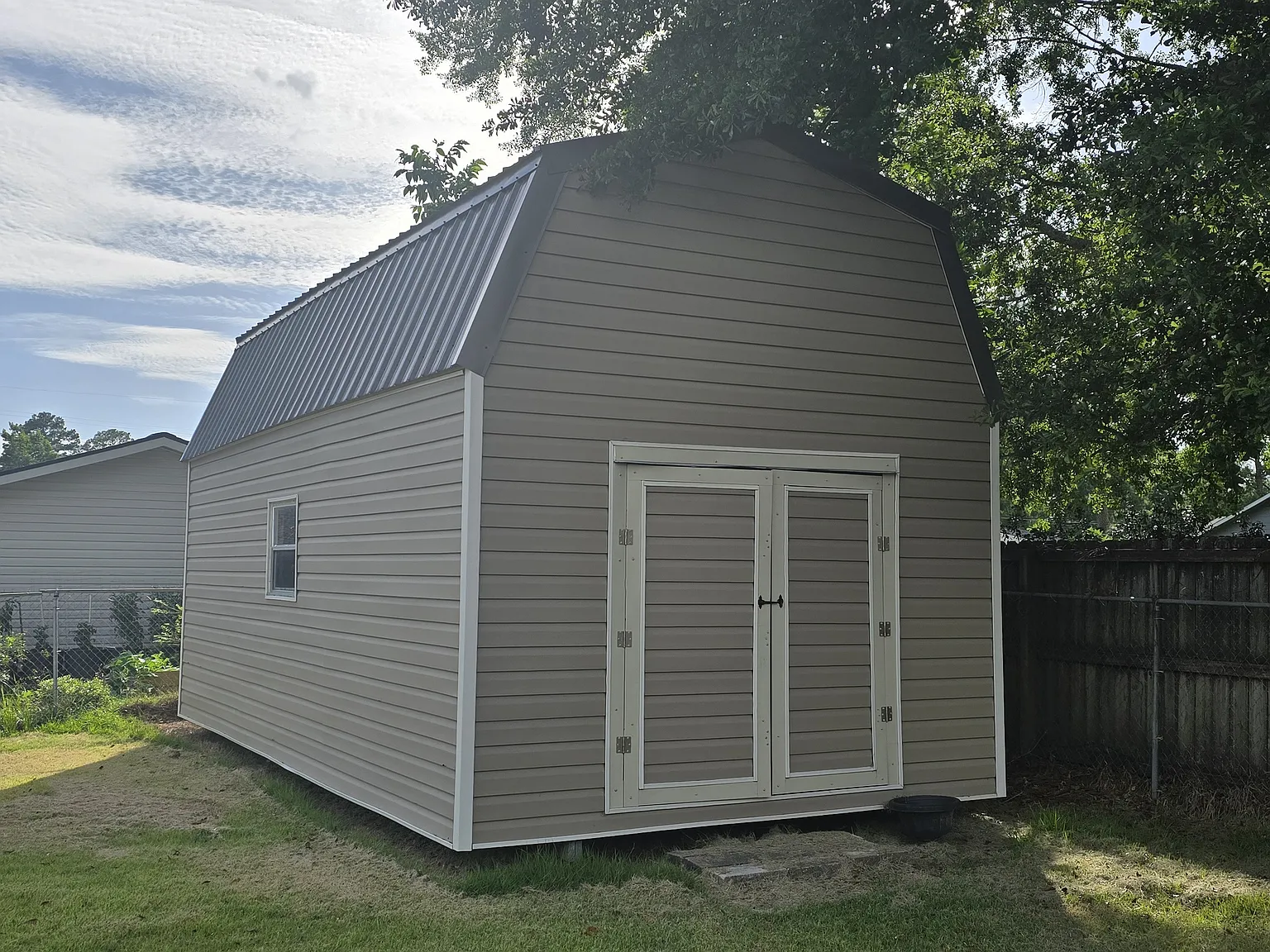 3 bed, 2188 sqft, $2,200 — Photo 2