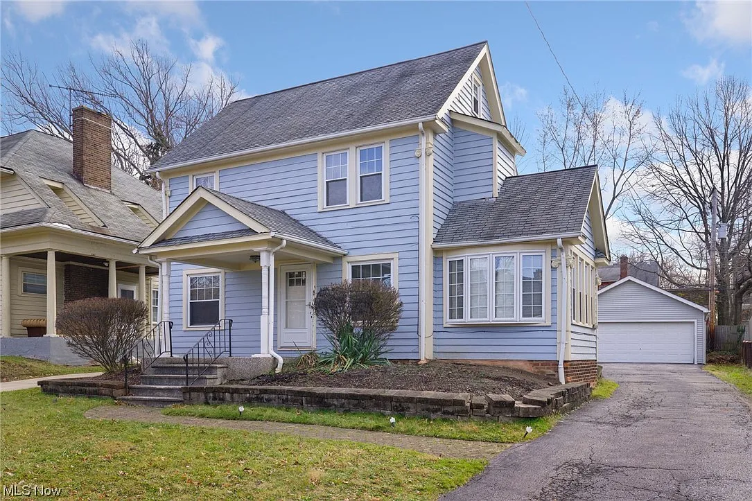 3142 Whitethorn Rd photo 1