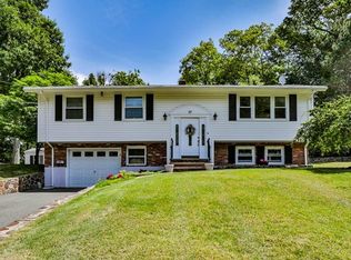 17 Antrim Rd, Peabody, MA 01960